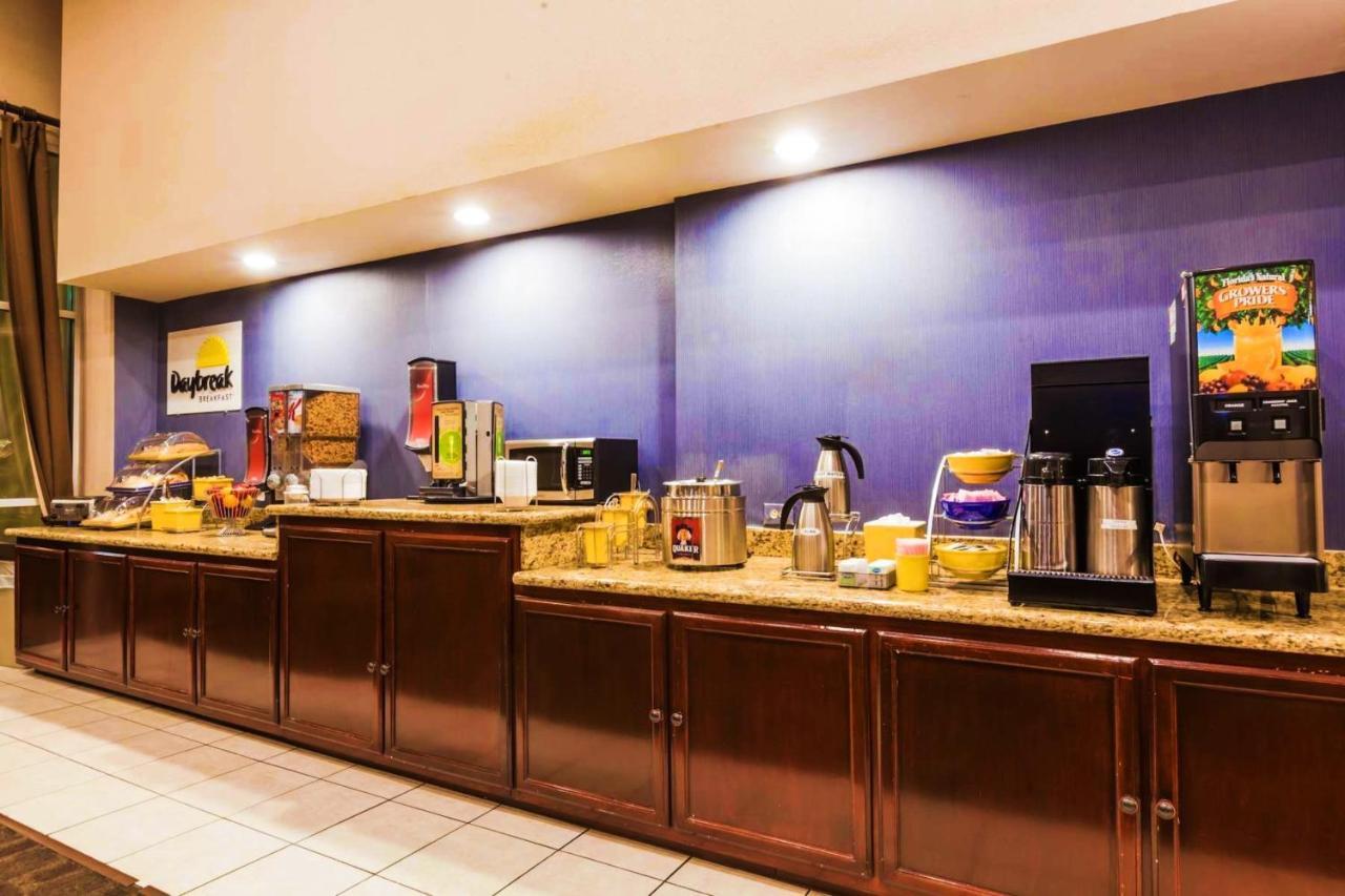 Days Inn By Wyndham Bakersfield Exterior foto